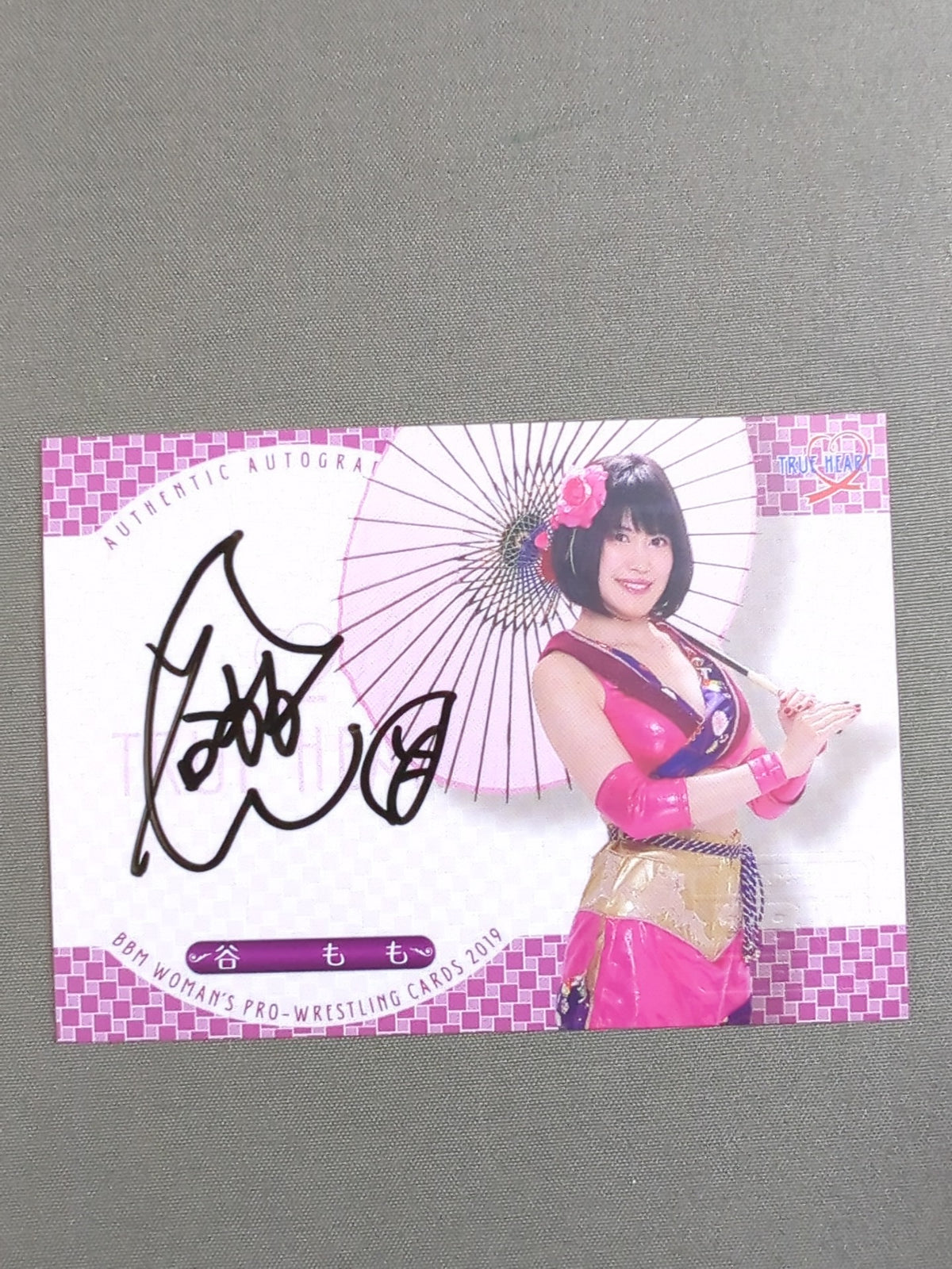 2019 BBM Tani Momo Official Autographed Card