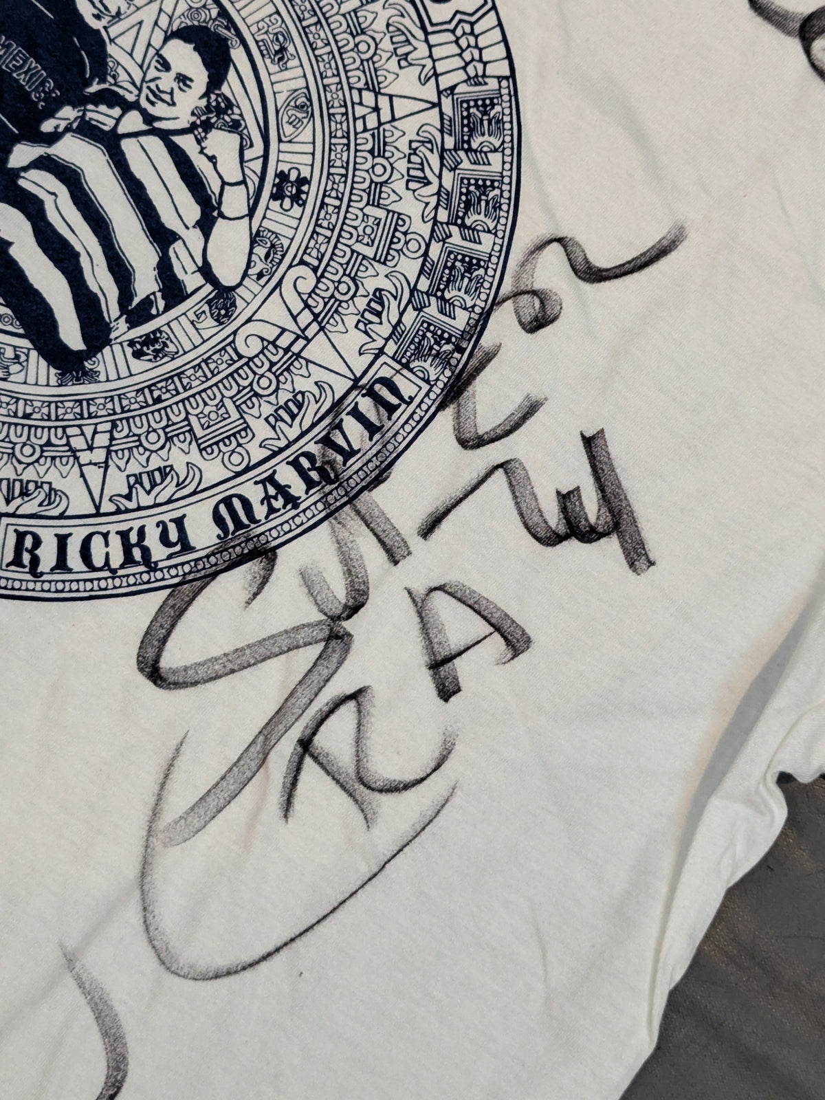 [2 hand signed autographs] Super Crazy & Marvin Picture T-Shirt (White)