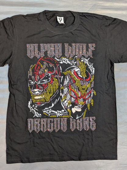 アルファ・ウルフ＆ドラゴン・ベイン スパンコールイラストTシャツ(ブラック)