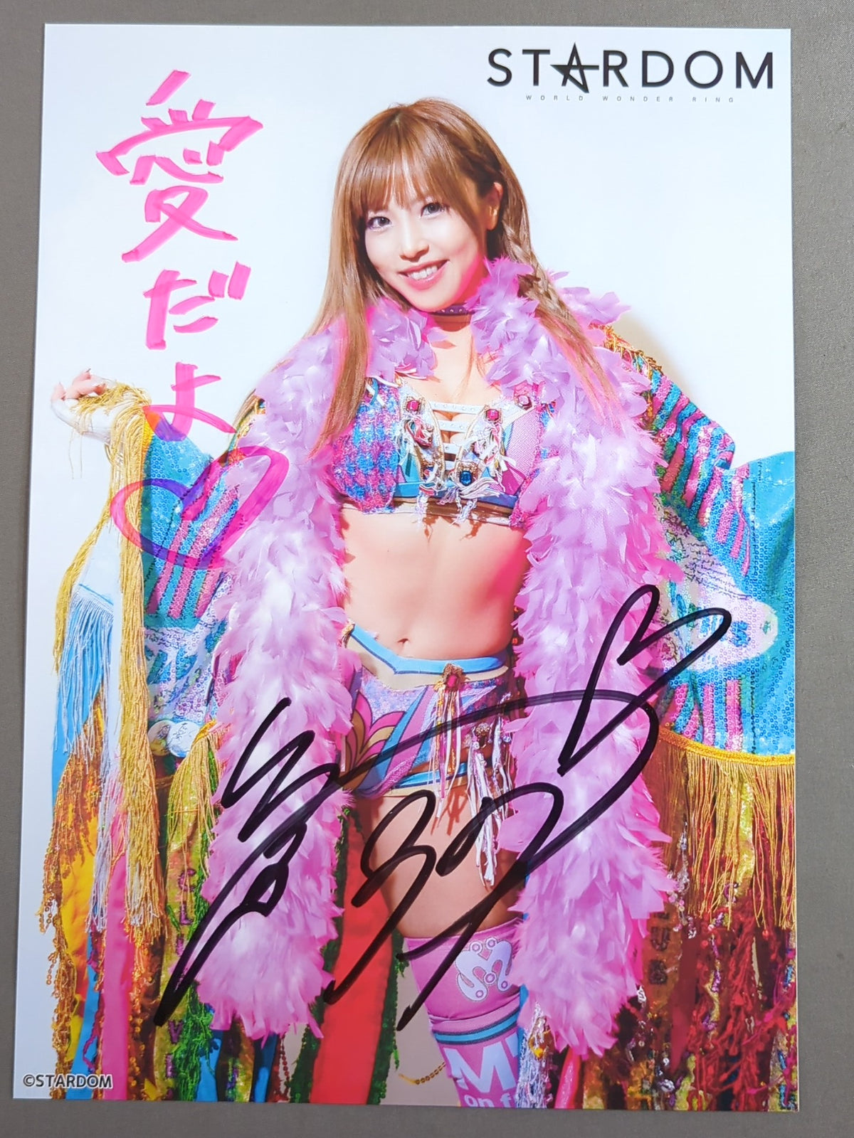 Mina Shirakawa  hand signed autograph  Stardom Pro-Photo  (O-2)
