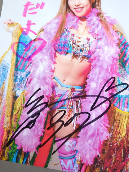 Mina Shirakawa  hand signed autograph  Stardom Pro-Photo  (O-2)