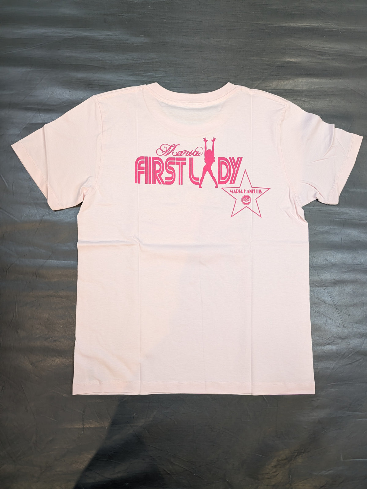 マリア・ケネリス「FIRST LADY」Tシャツ