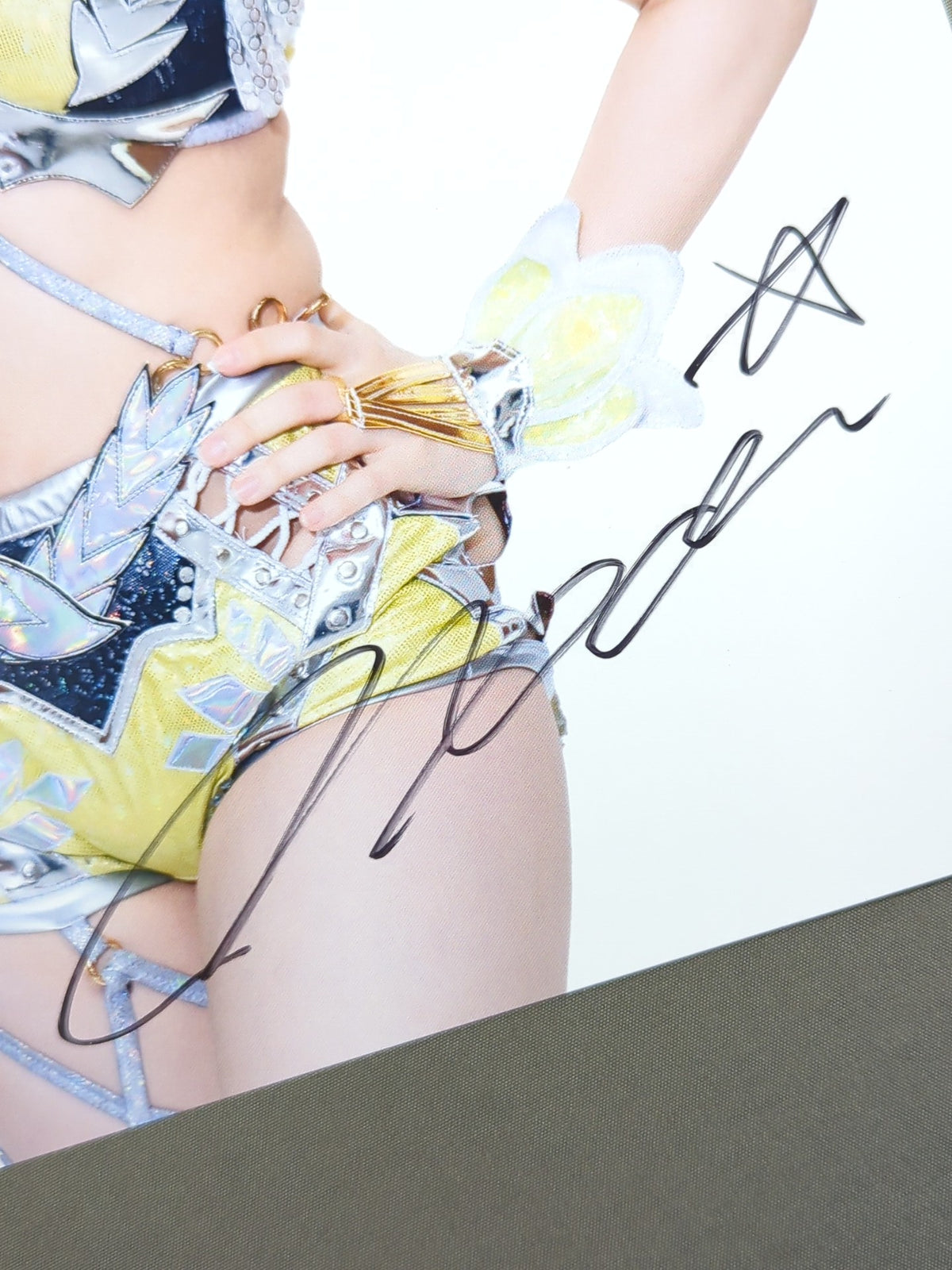 NATSUPOI  hand signed autograph  Stardom Pro-Photo  (T-9)