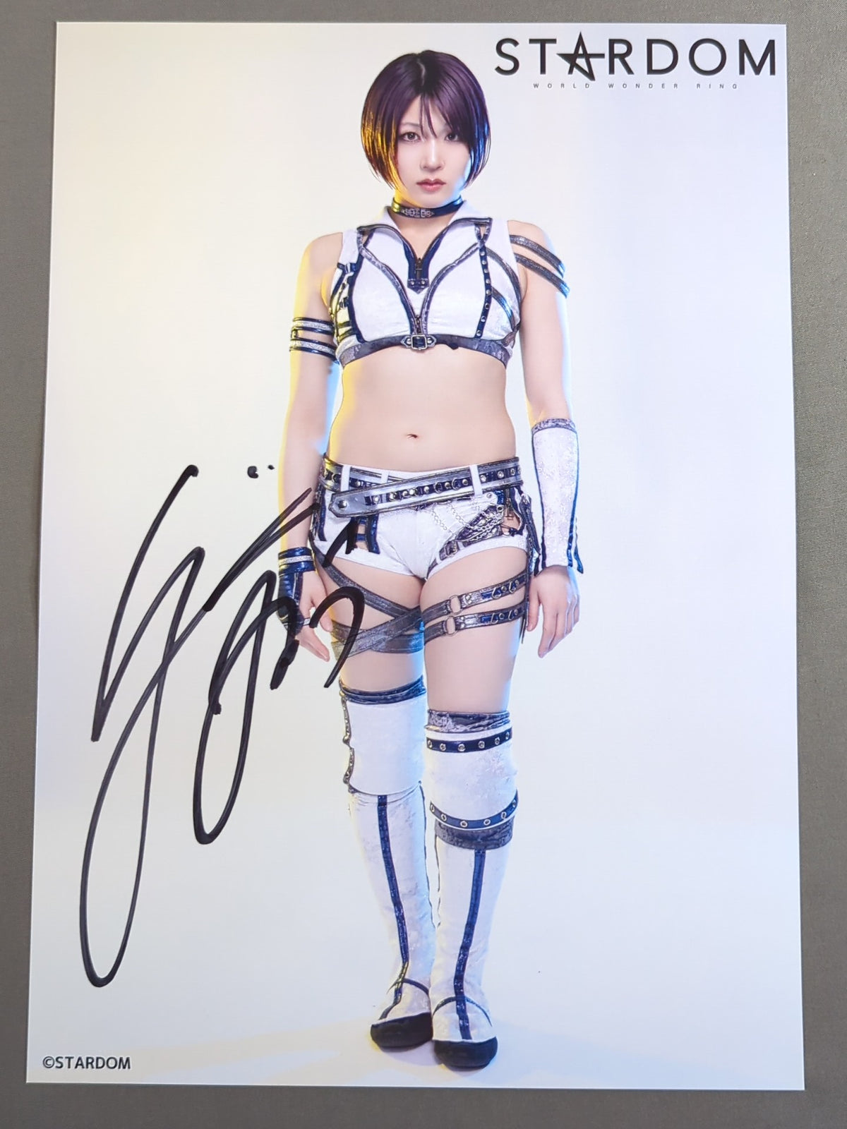 安納サオリ 直筆サイン入り スターダムポートレート(F-1)