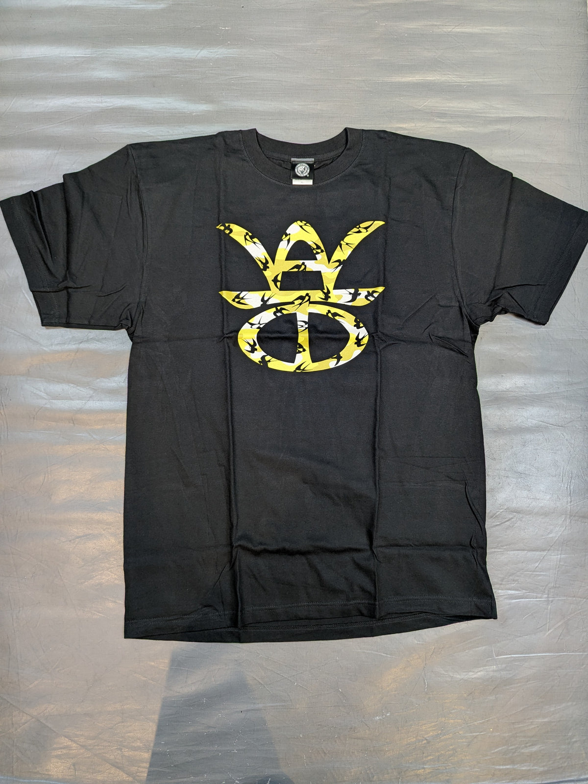 Master Wato  "WATO" T-shirt (2) (Black× Yellow)