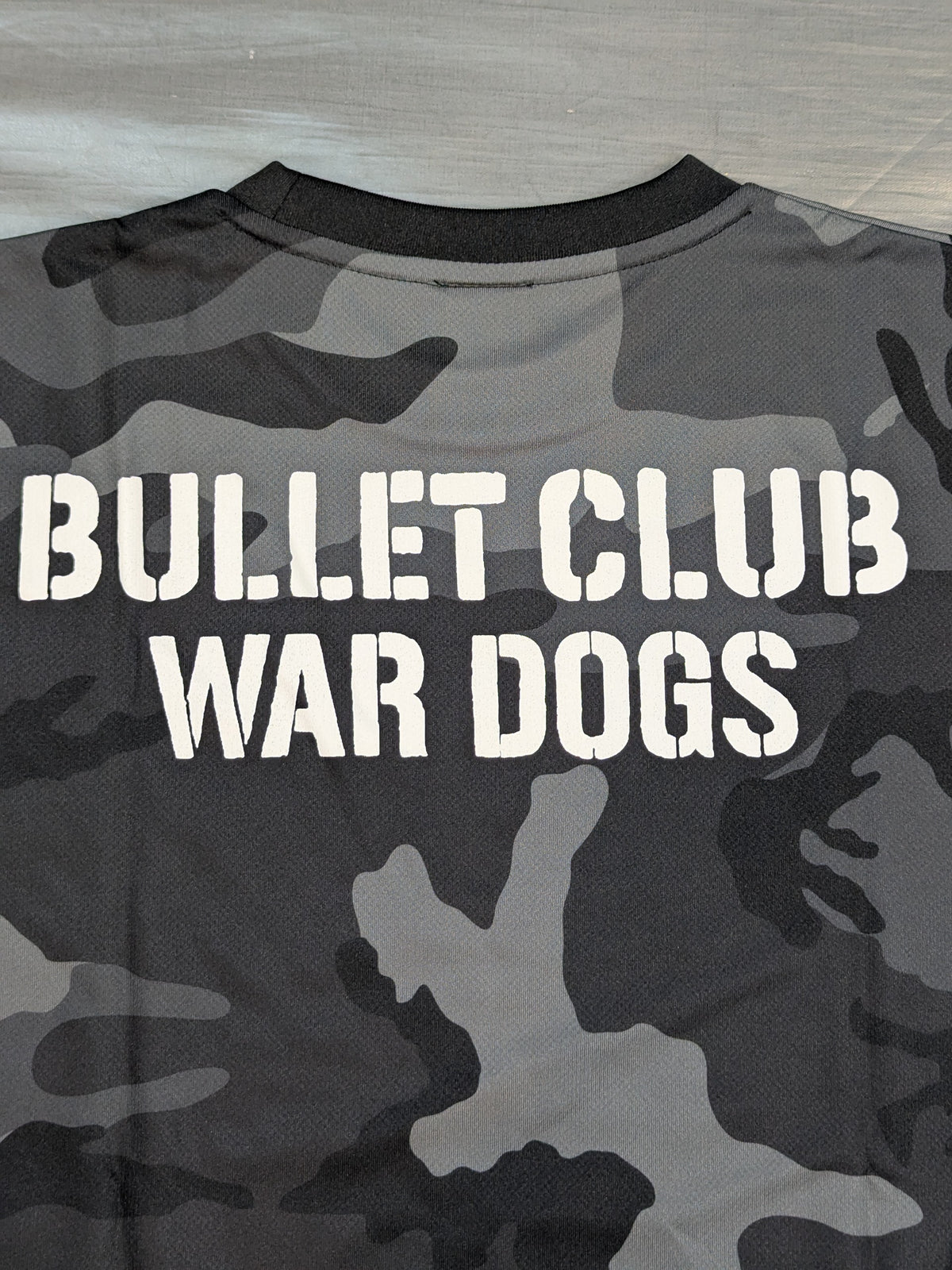 BULLET CLUB WAR DOGS Dry T-Shirt (Blackwoodland Camo)
