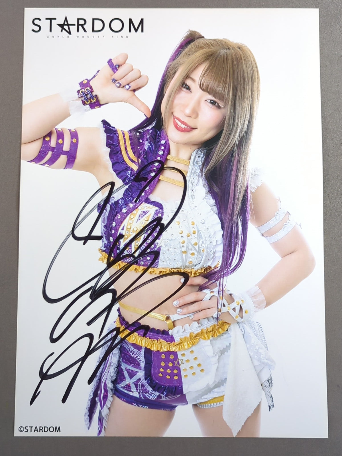 中野たむ 直筆サイン入り スターダムポートレート(J-4)