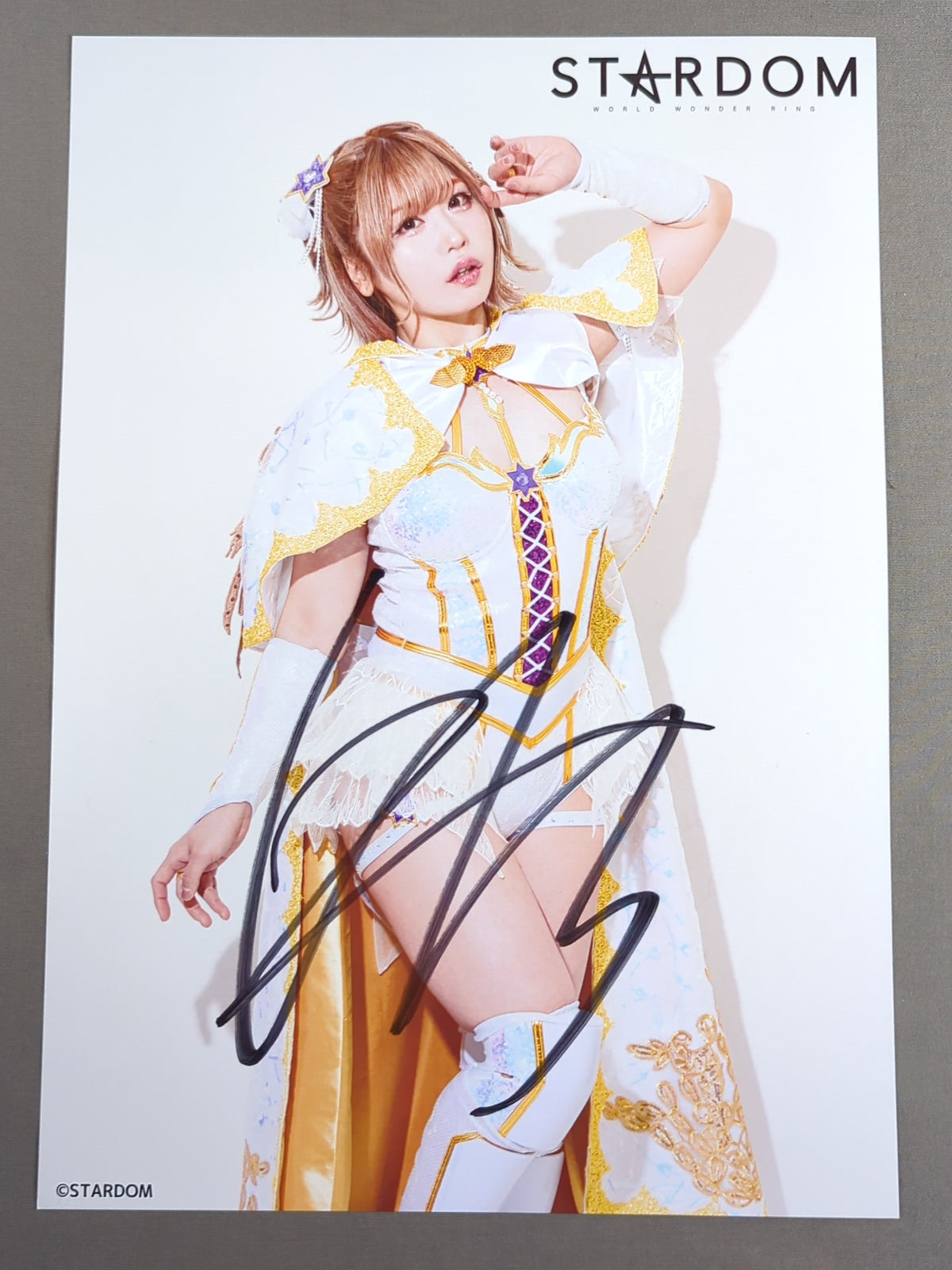 中野たむ 直筆サイン入り スターダムポートレート(J-6)