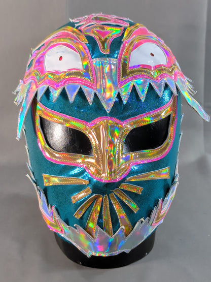 Titan & Mistico