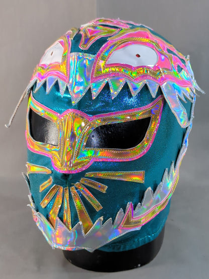 Titan & Mistico