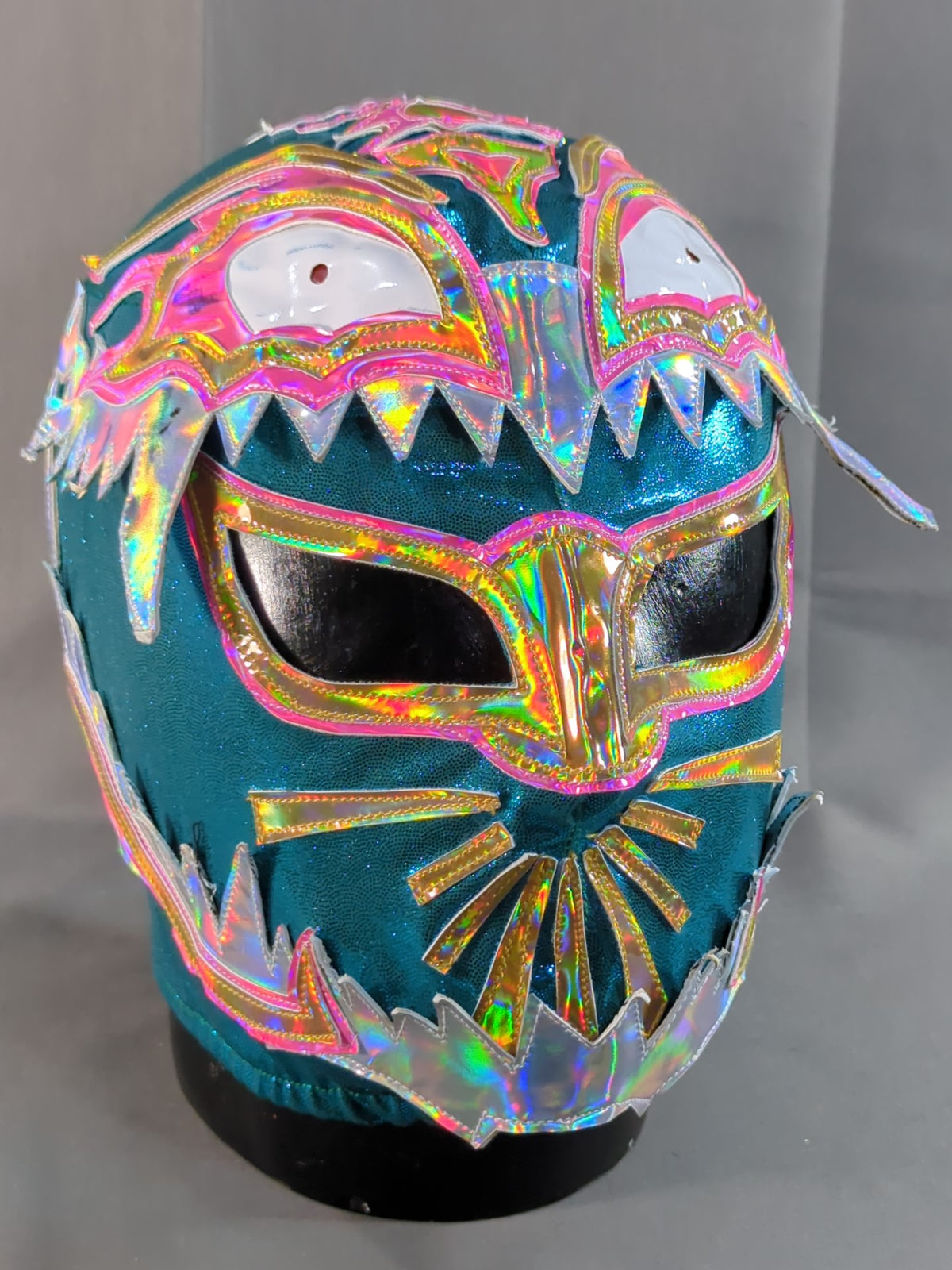 Titan & Mistico