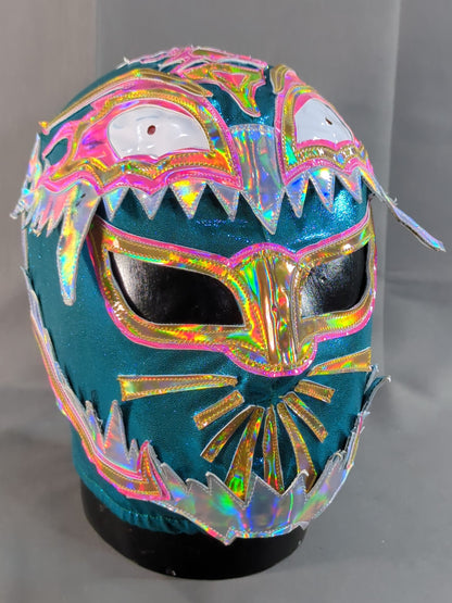 Titan & Mistico