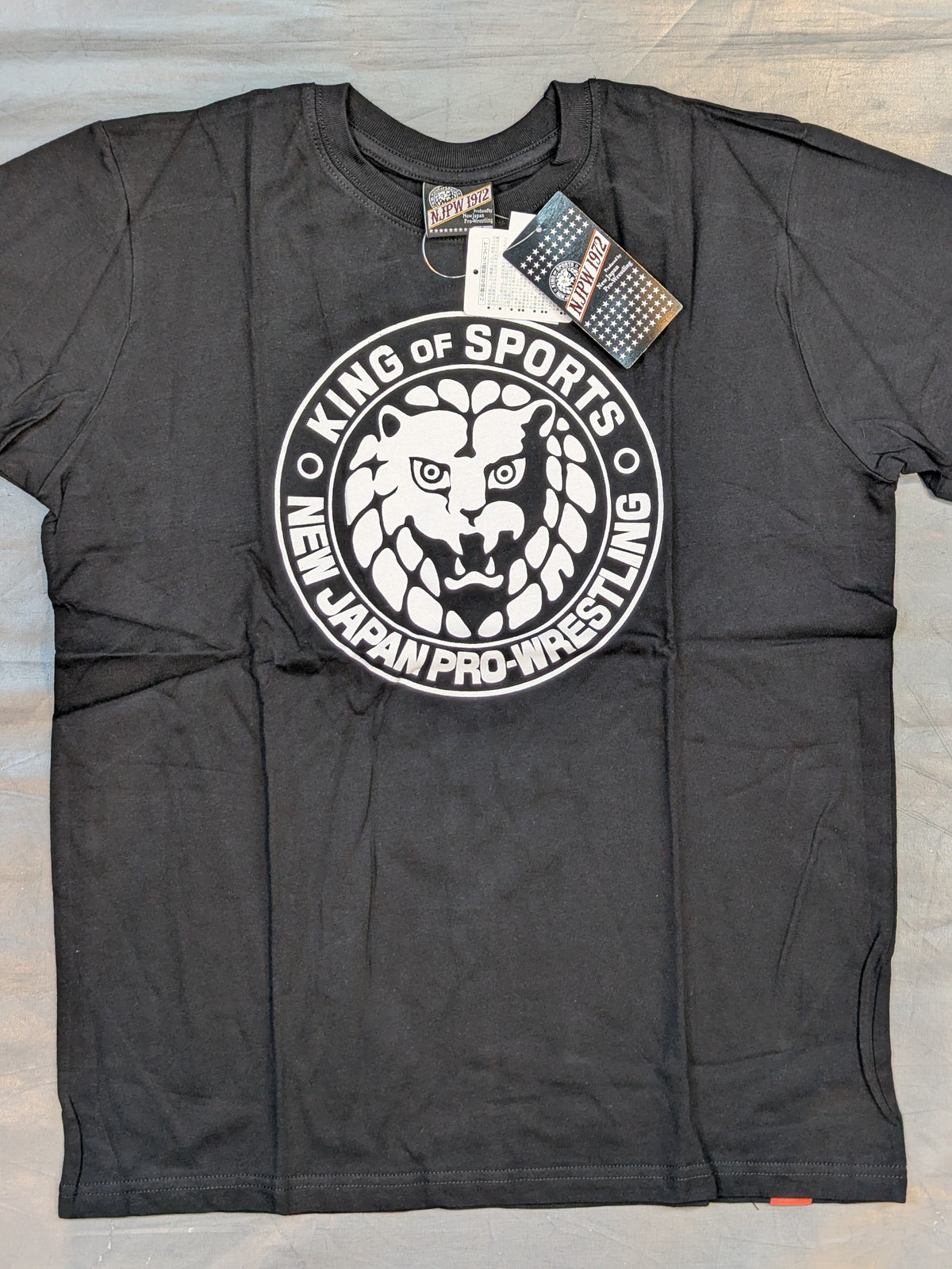 New Japan Pro Wrestling × Shimamura Lion Mark  T-Shirt (Black×White)