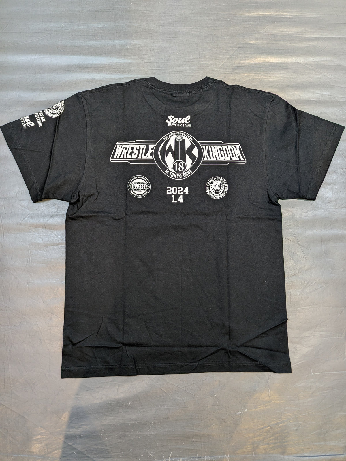 WRESTLE KINGDOM 18 大会記念「SOUL SPORTS」Tシャツ