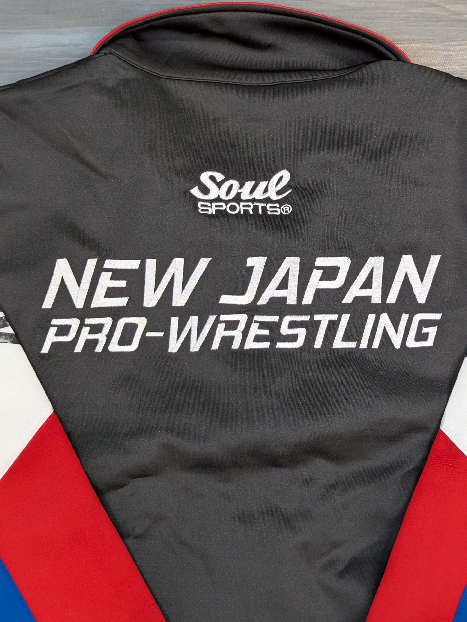 新日本プロレス×SOUL セットアップジャージ(2024/ブラック×ホワイト