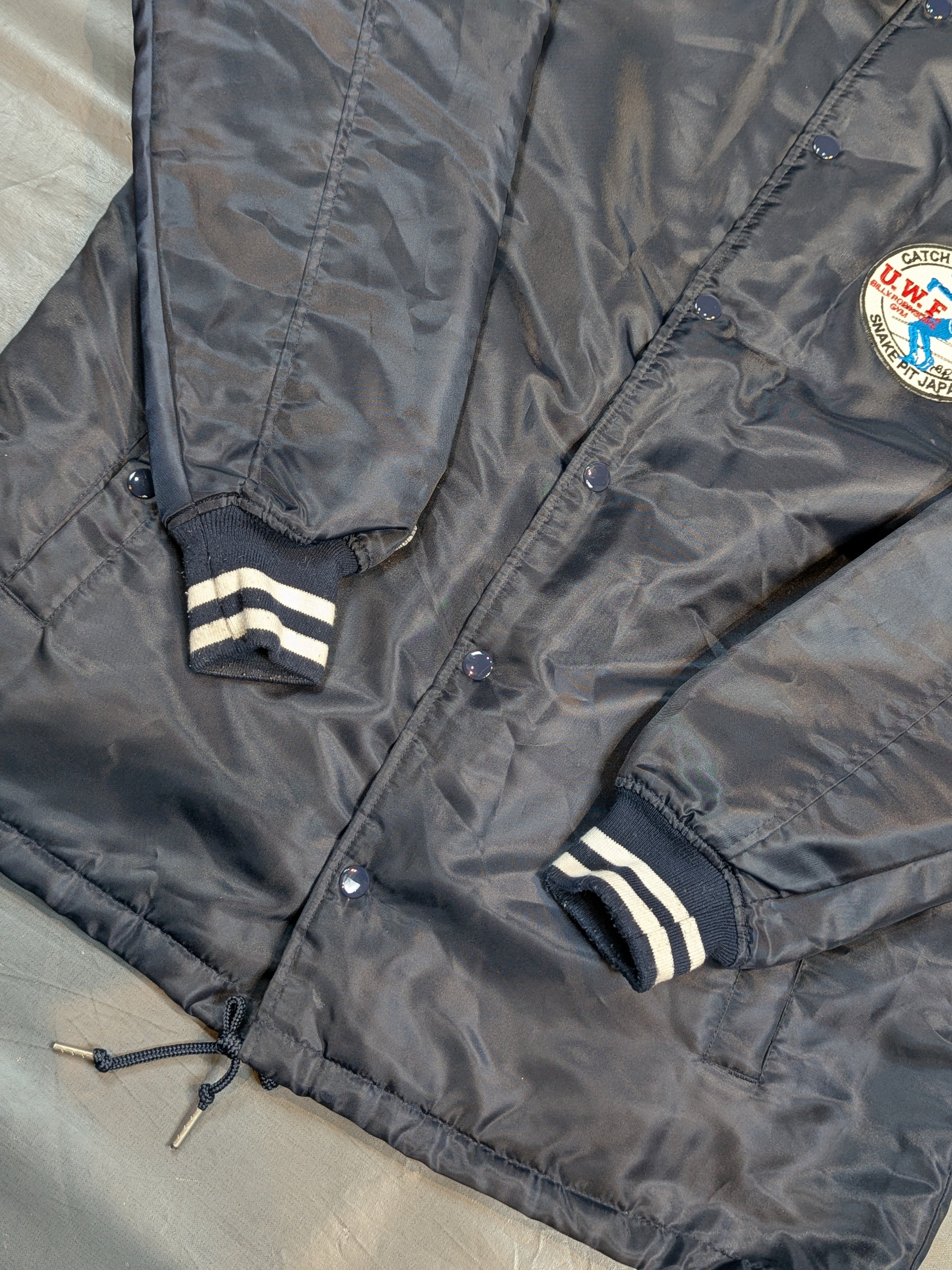 ☆ Snake Pit Japan ☆ UWF Original Coach Jacket (Black) – 闘道館