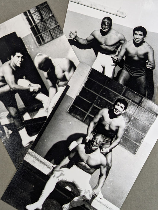 ミル・マスカラス&レイ・メンドーサ 1965年 白黒写真 3枚セット