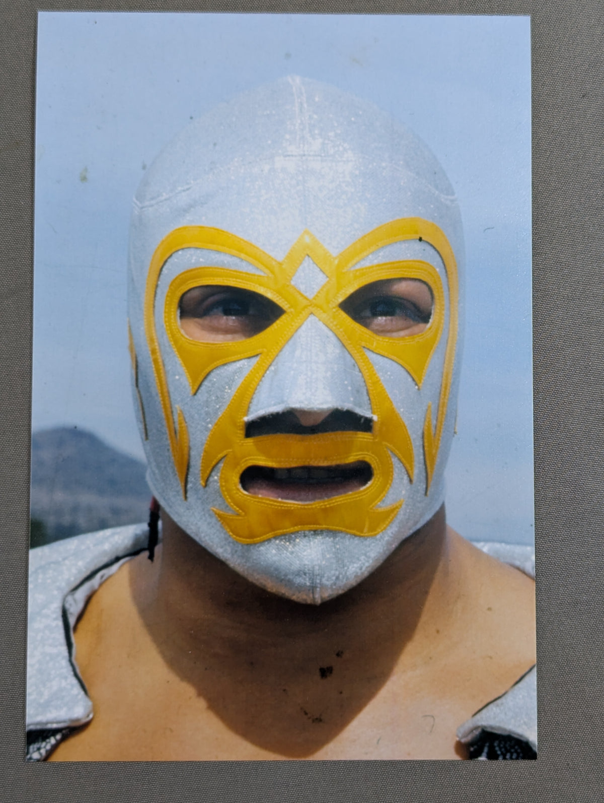 Mil Mascaras 1970s Lucha Libre magazine photo (A-2)