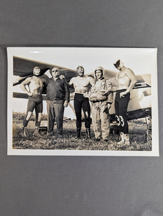 ミル・マスカラス＆ティニエブラス＆ブルー・デモン 白黒写真