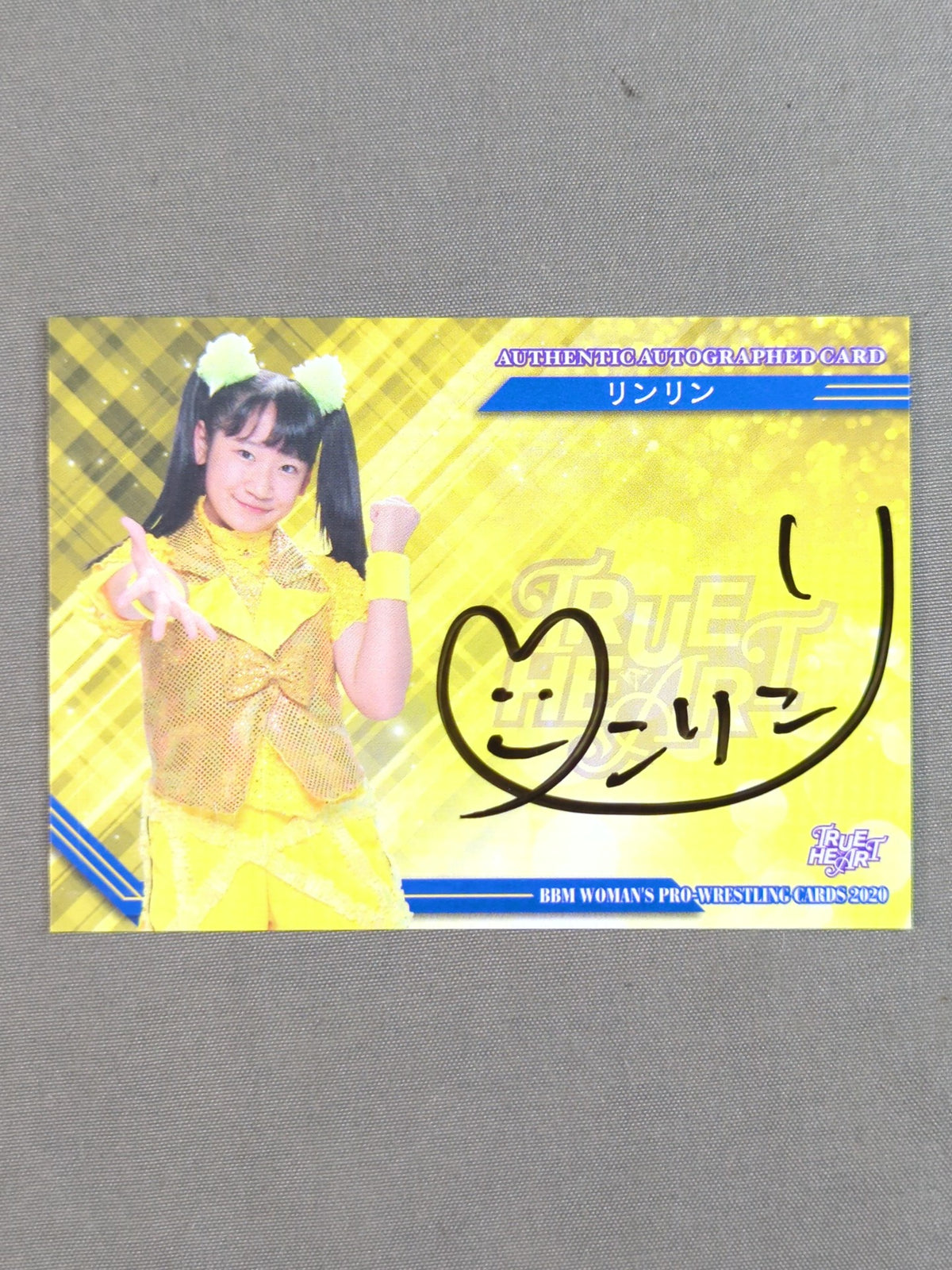 2020 BBM Lingling Official autographed card