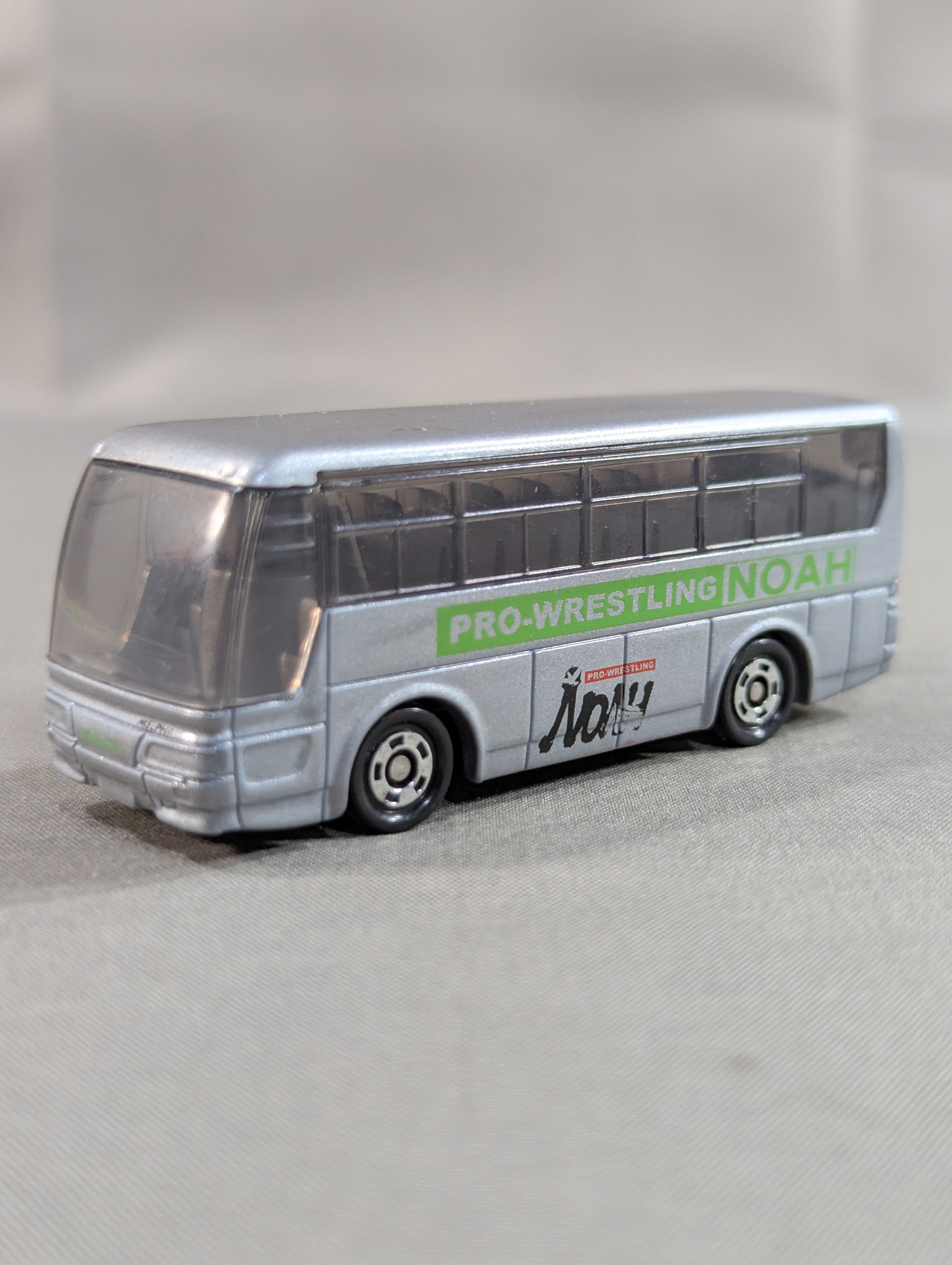 新日本プロレスバス プロレスリングNOAHバスミニカーセット TOMY プロレスリング・ノア 移動バス(ミニカー) – 闘道館