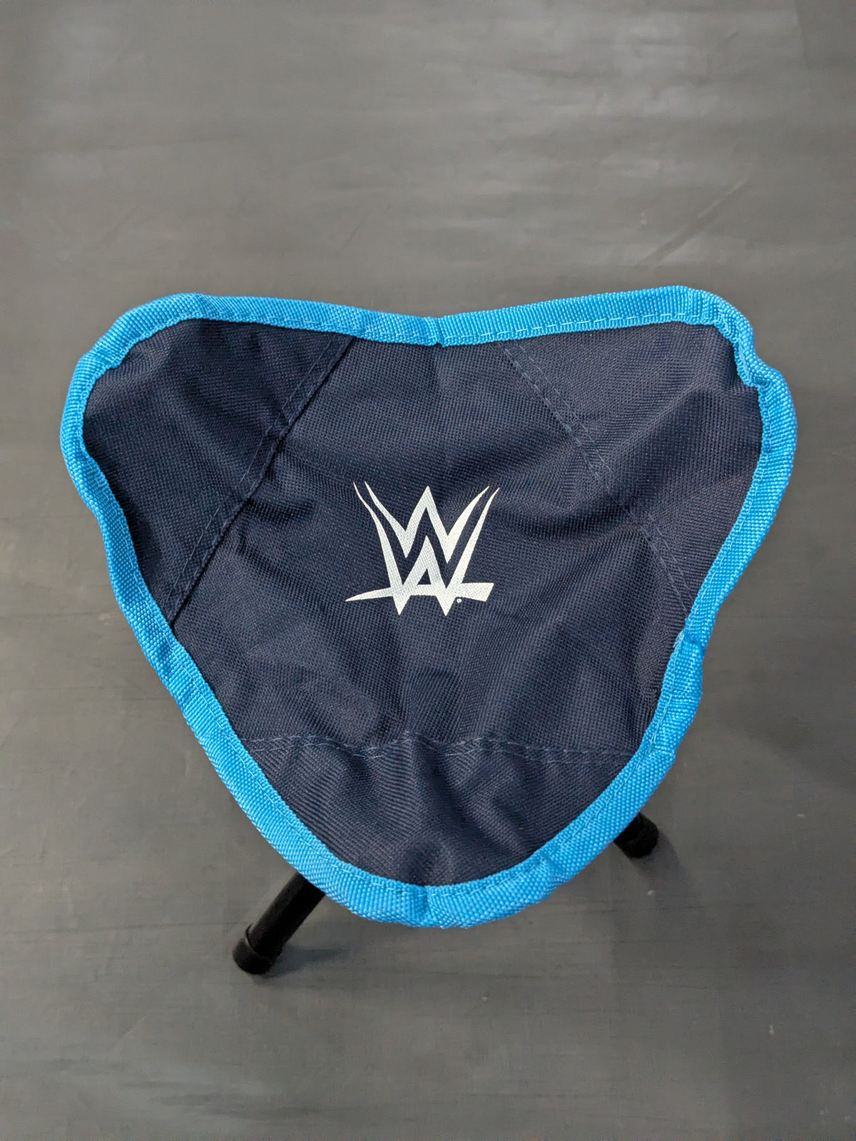 WWE Folding Chair (Navy× Light Blue)