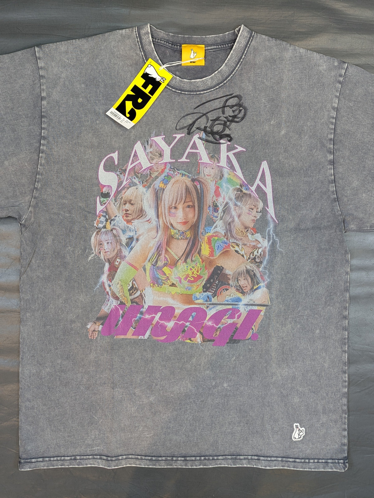 【直筆サイン入り】ウナギ・サヤカ×#FR2 コラボTシャツ(グレー)