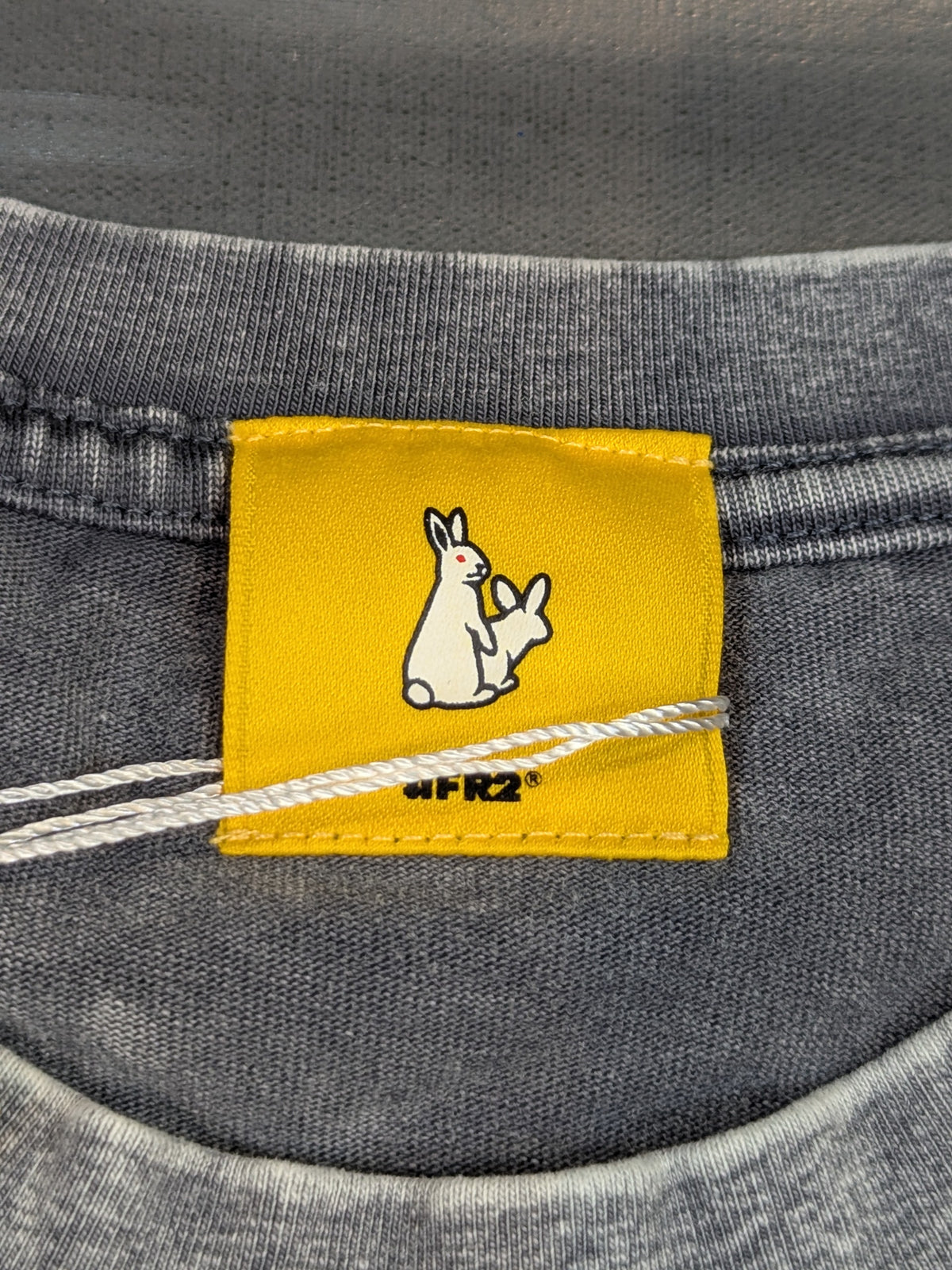【直筆サイン入り】ウナギ・サヤカ×#FR2 コラボTシャツ(グレー)