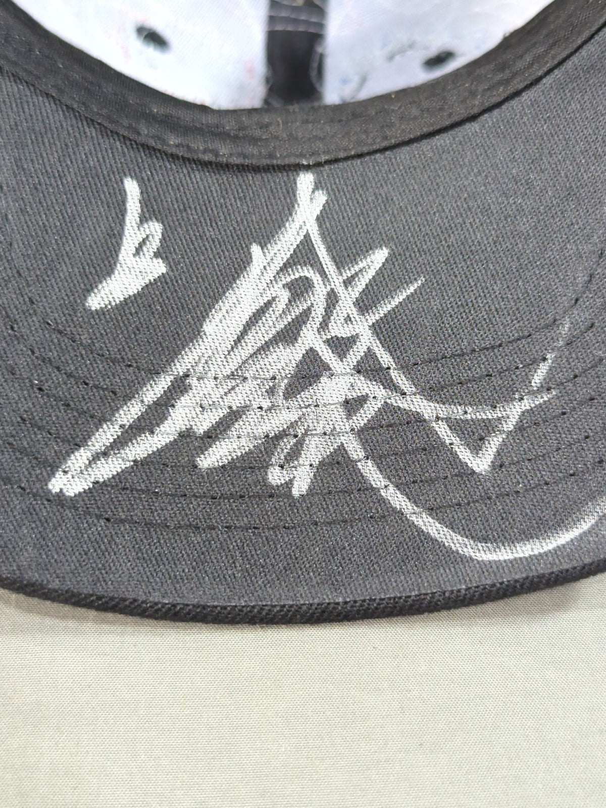 【hand signed autograph】 BUSHI  Marbu Carabella Cap (Black & White & Gold)