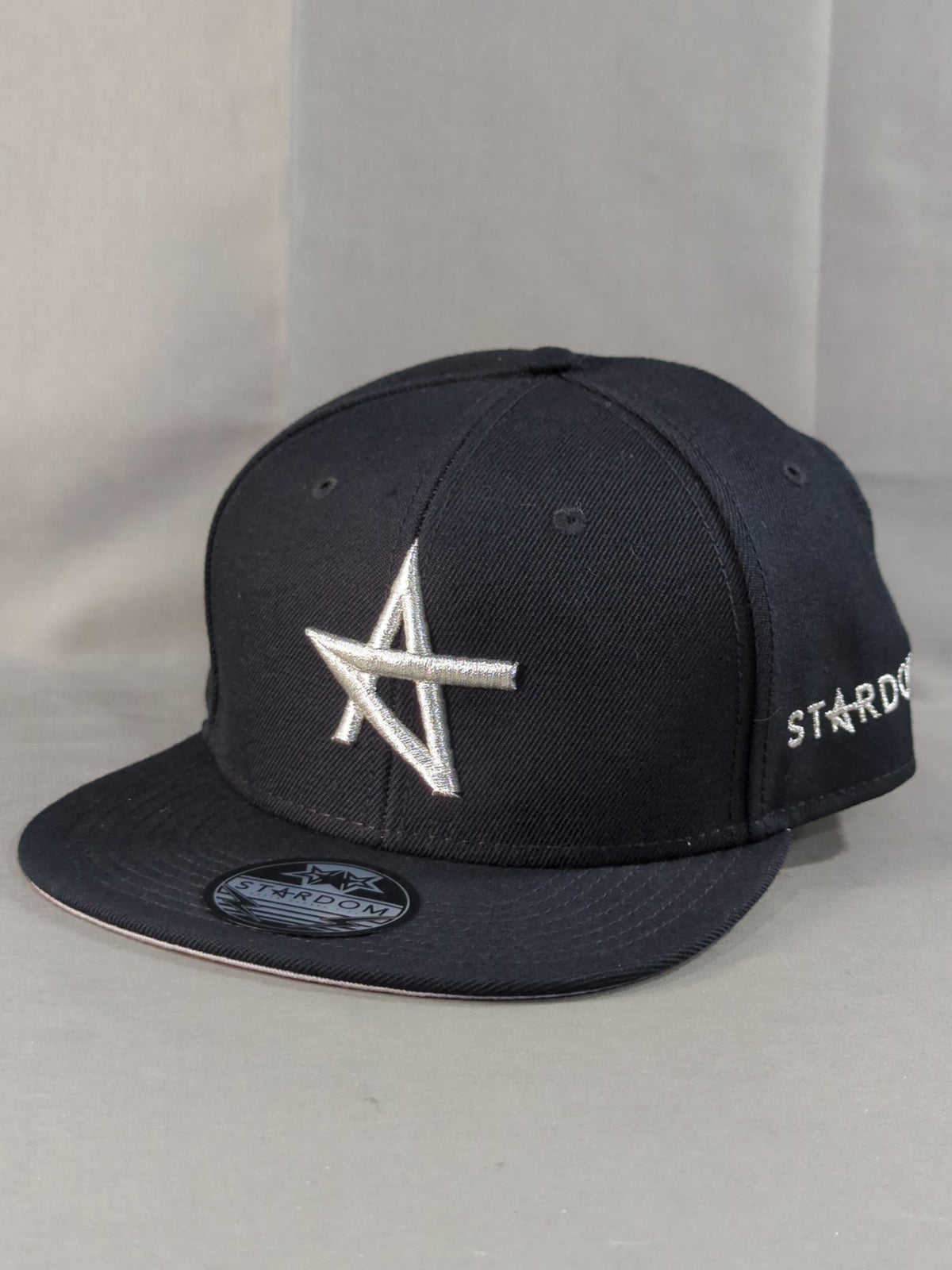 STARDOM Logo Cap (Black× White)