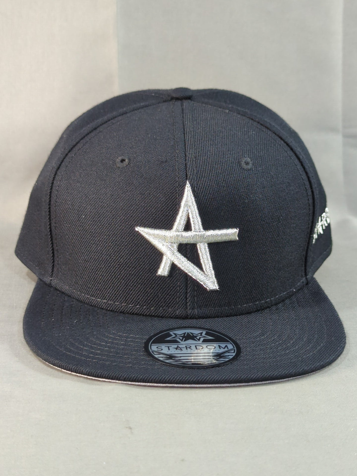STARDOM Logo Cap (Black× White)