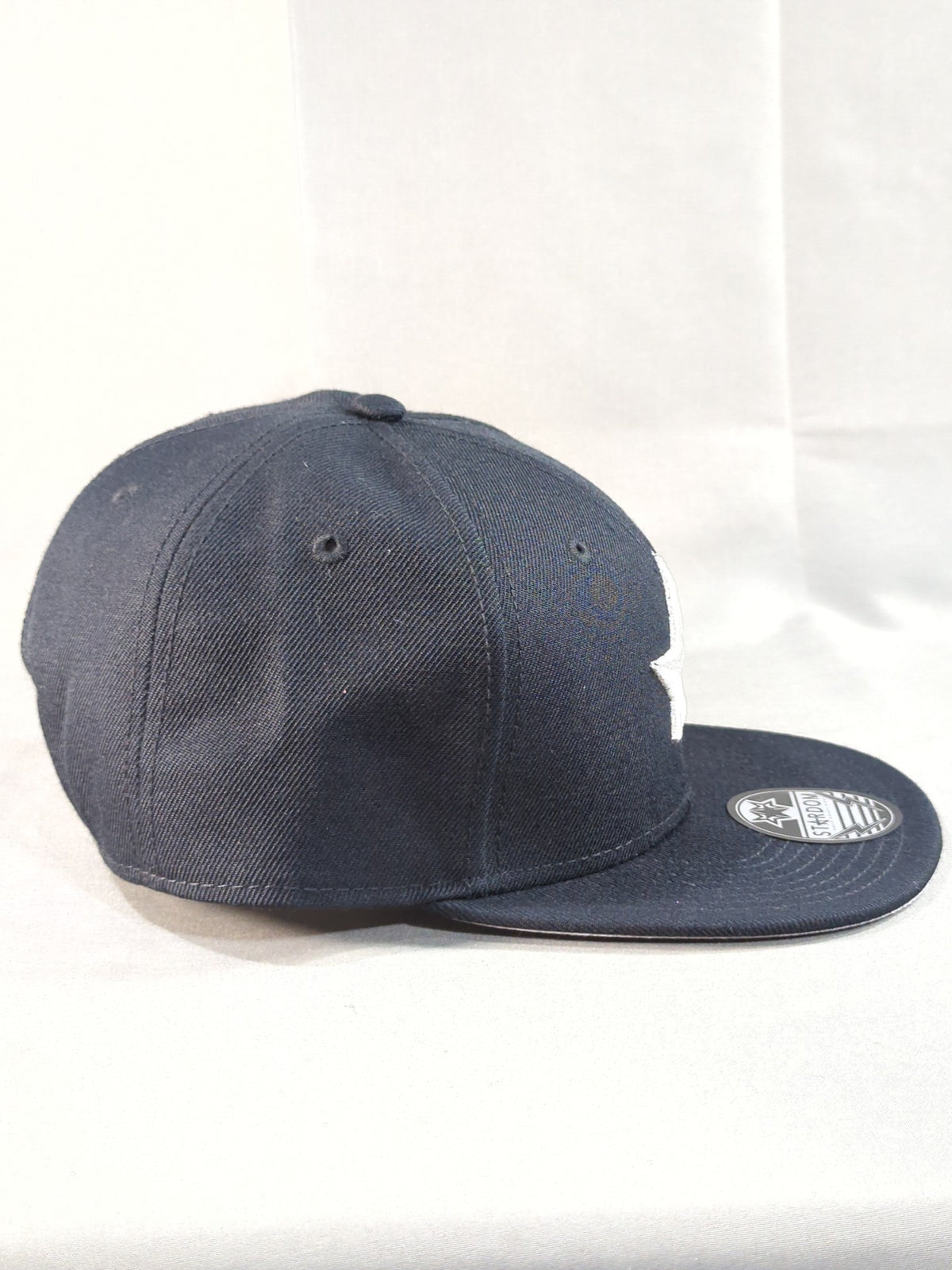 STARDOM Logo Cap (Black× White)