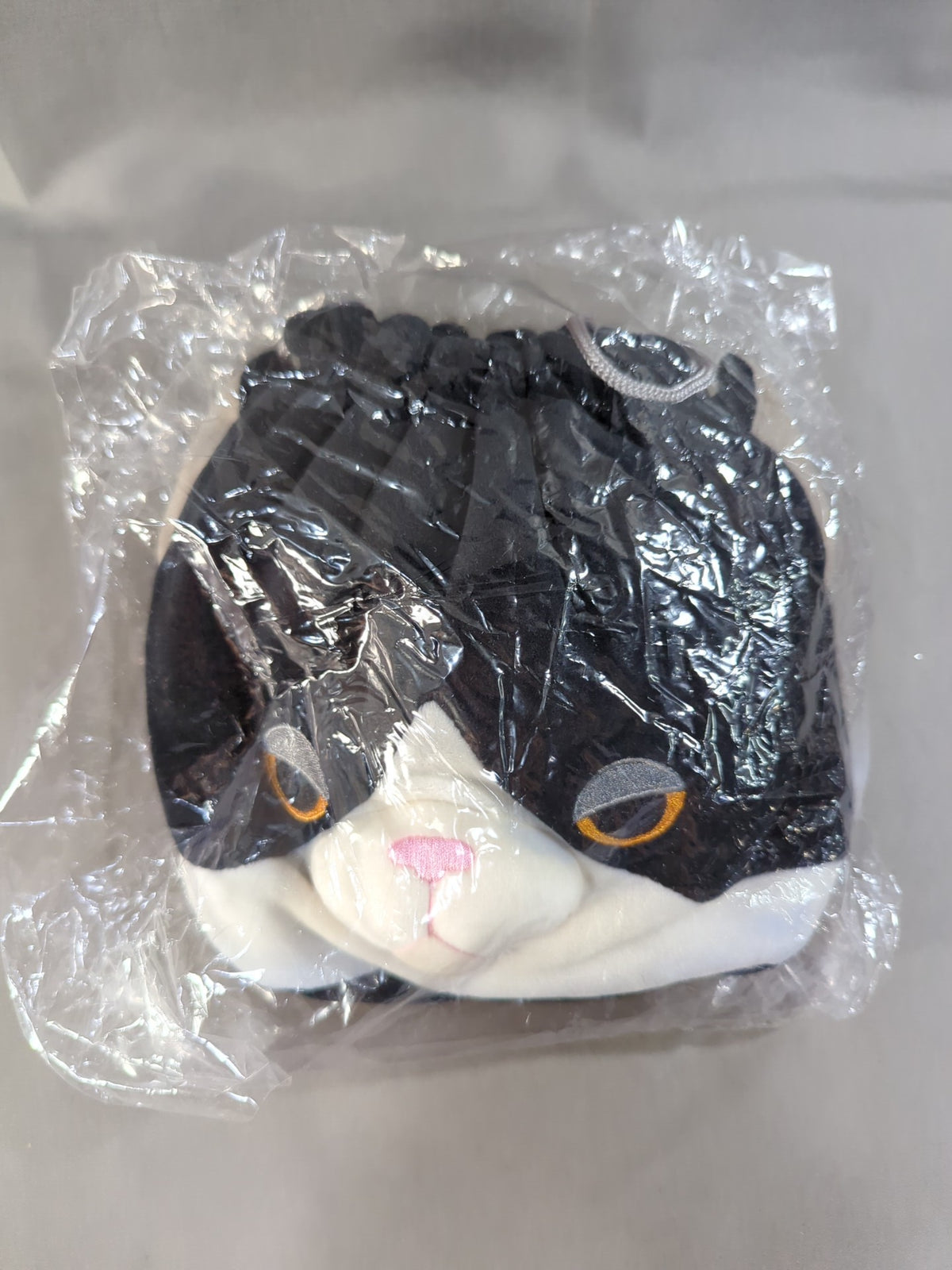 もちねこ ダリル(ハチワレ) もちもち巾着②