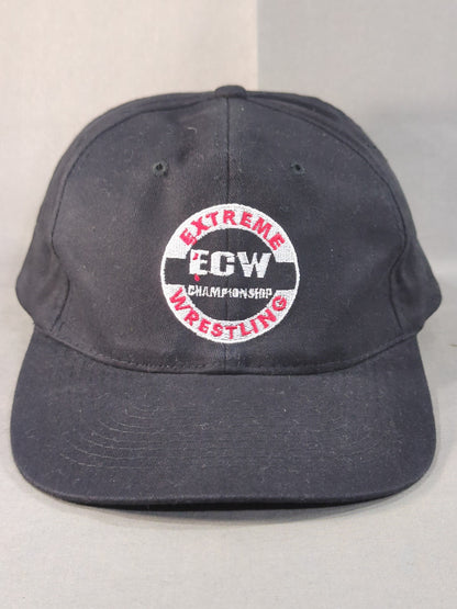 ECW 刺繍ロゴキャップ(ブラック)
