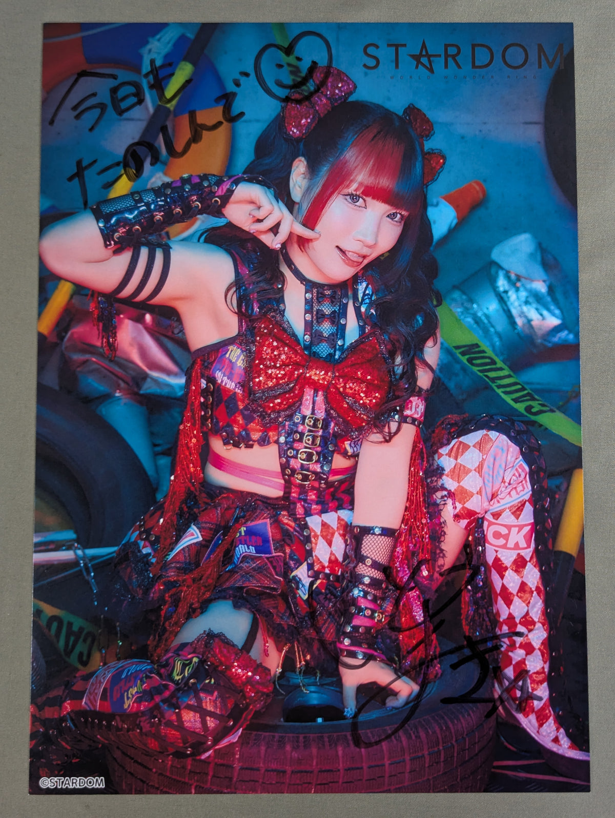 Maki Ito  hand signed autograph  Stardom Pro-Photo  (A-4)