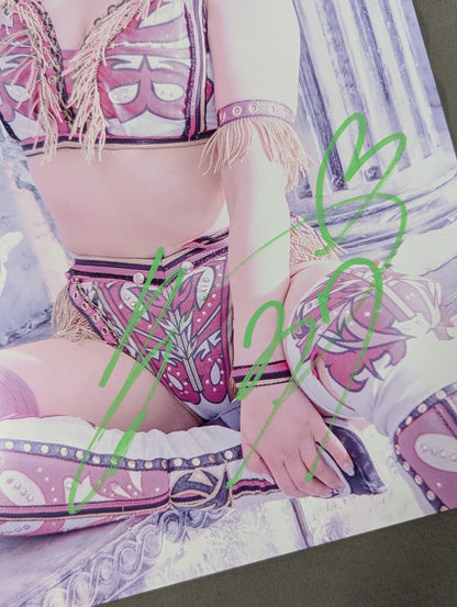 Mina Shirakawa  hand signed autograph  Stardom Pro-Photo  (P-2)