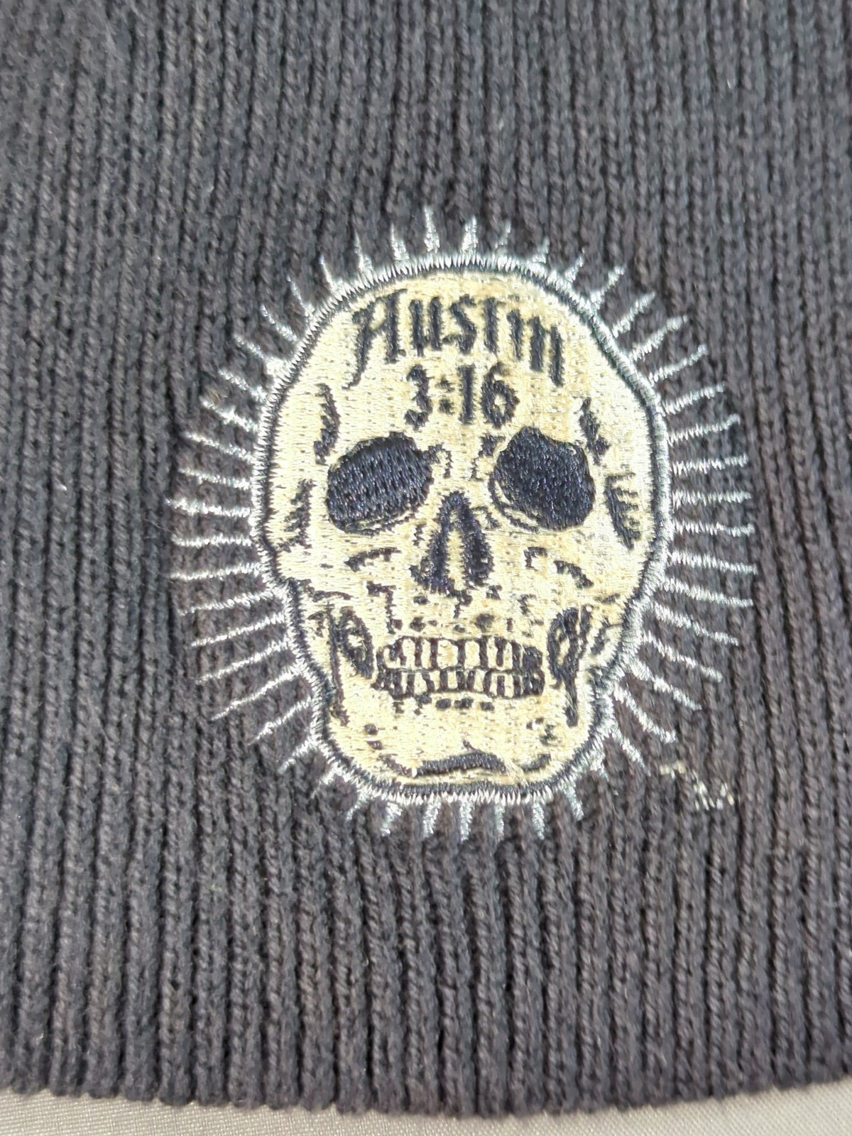 ストーン・コールド・スティーブ・オースチン「スカル刺繍」ニットキャップ(WWE/ブラック)