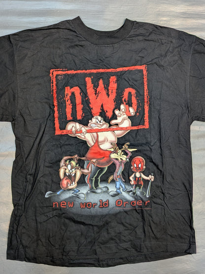 nWo×ルーニー・テューンズ Tシャツ(WCW(1990s) / ブラック)