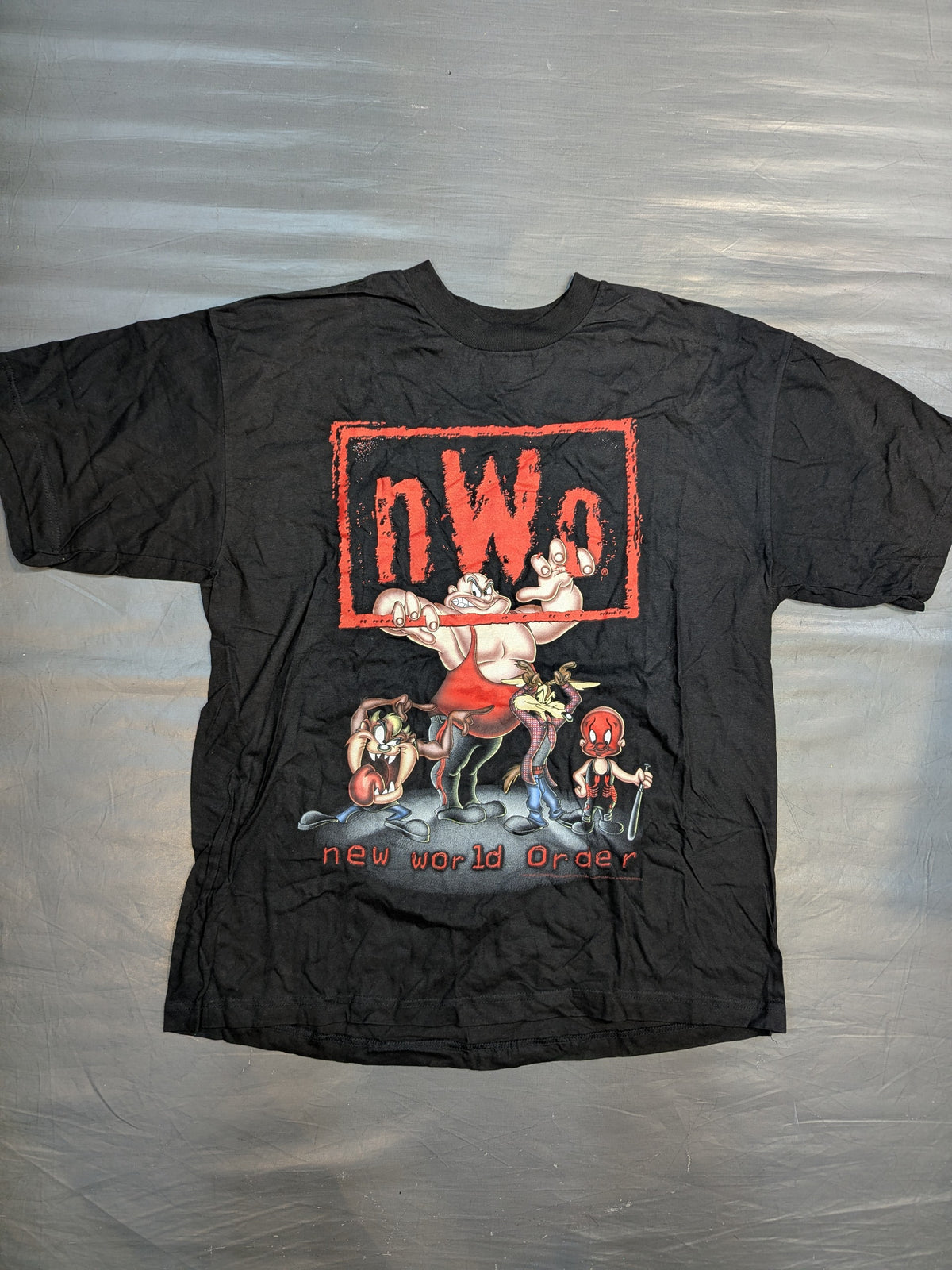 nWo×ルーニー・テューンズ Tシャツ(WCW(1990s) / ブラック)