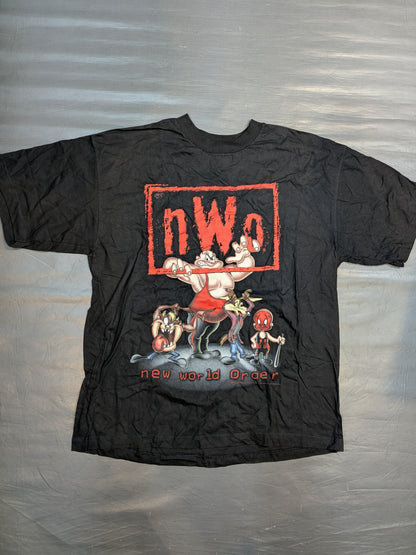nWo×ルーニー・テューンズ Tシャツ(WCW(1990s) / ブラック)
