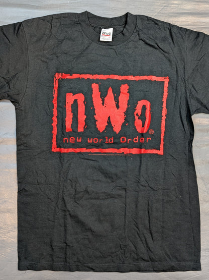 nWo ウルフパックTシャツ(WCW(1990s) / ブラック)