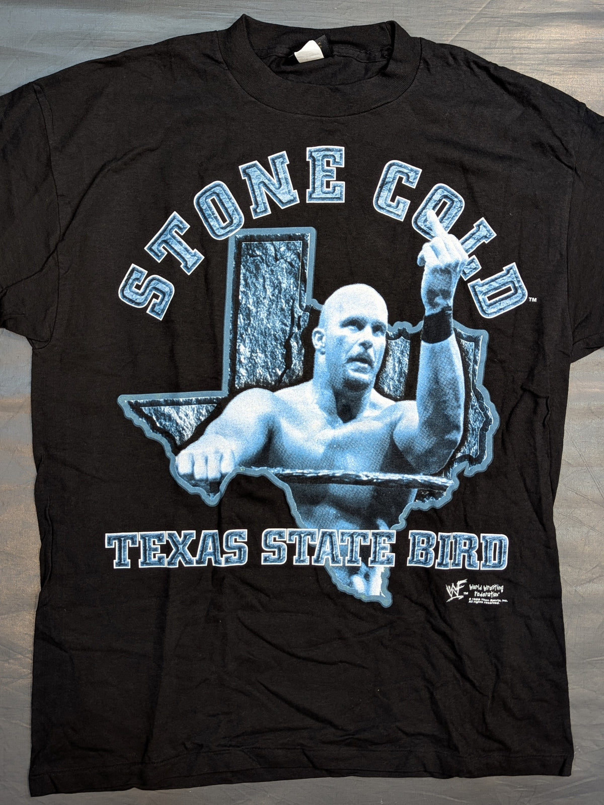 ストーン・コールド・スティーブ・オースチン「TEXAS STATE BIRD」ピクチャーTシャツ(WWF(1998) / ブラック)