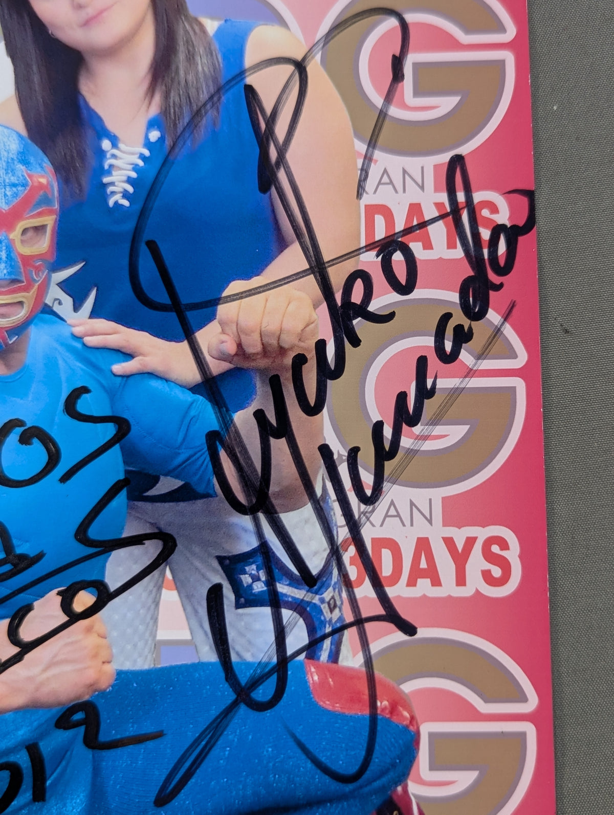 Dos Caras &Gran Hamada &Ayako Hamada  3 fighters hand signed autograph  Pro-Photo 