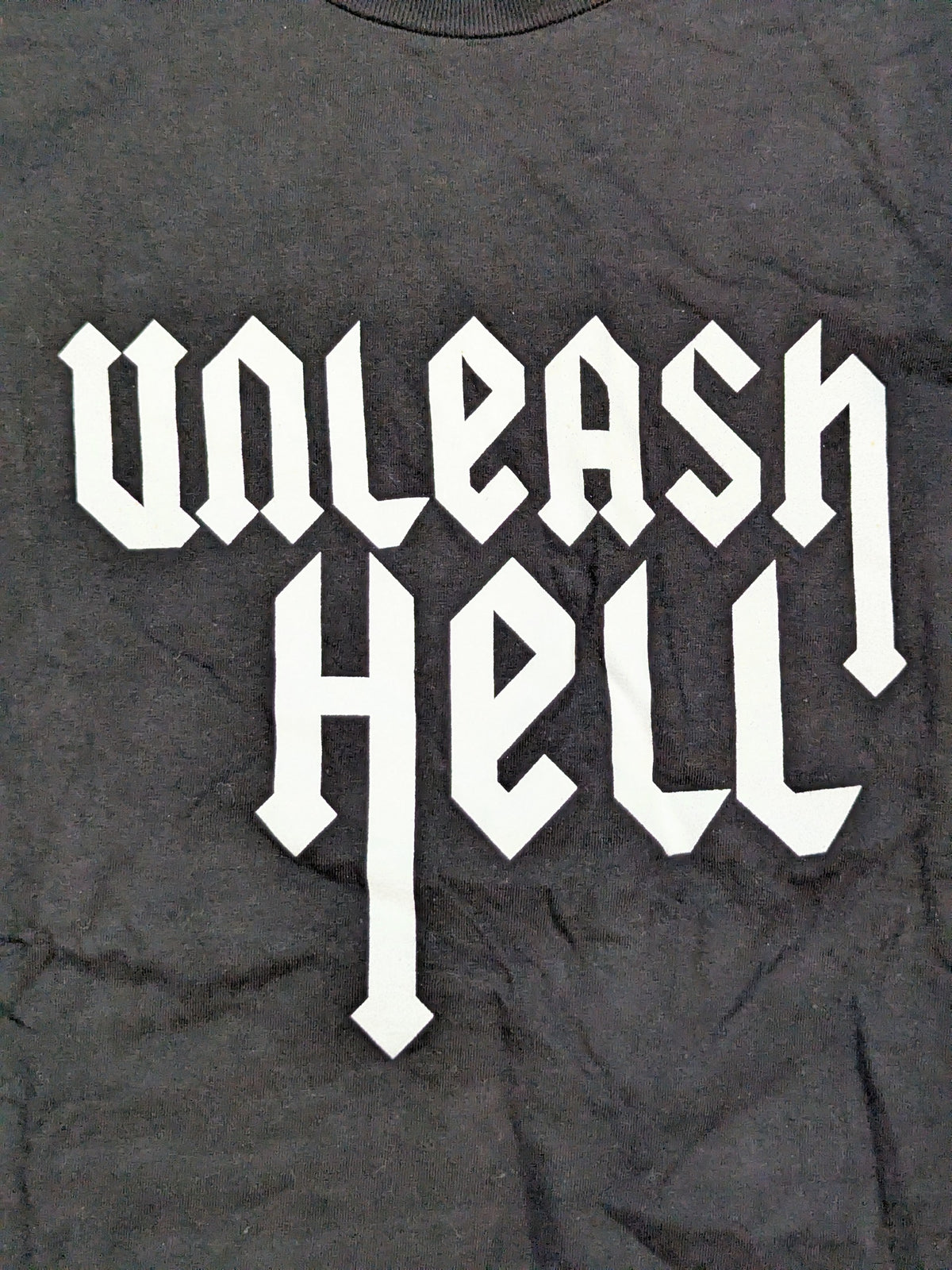 ストーン・コールド・スティーブ・オースチン「Unleash Hell」Tシャツ(WWE(2005) / ブラック)