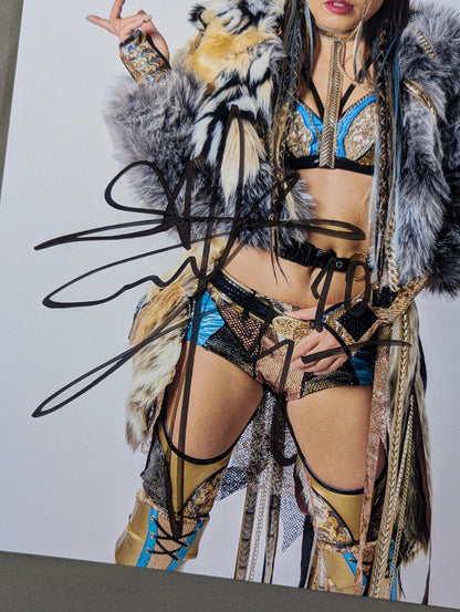 Giulia  hand signed autograph  Marigold Pro-Photo  (B-8)