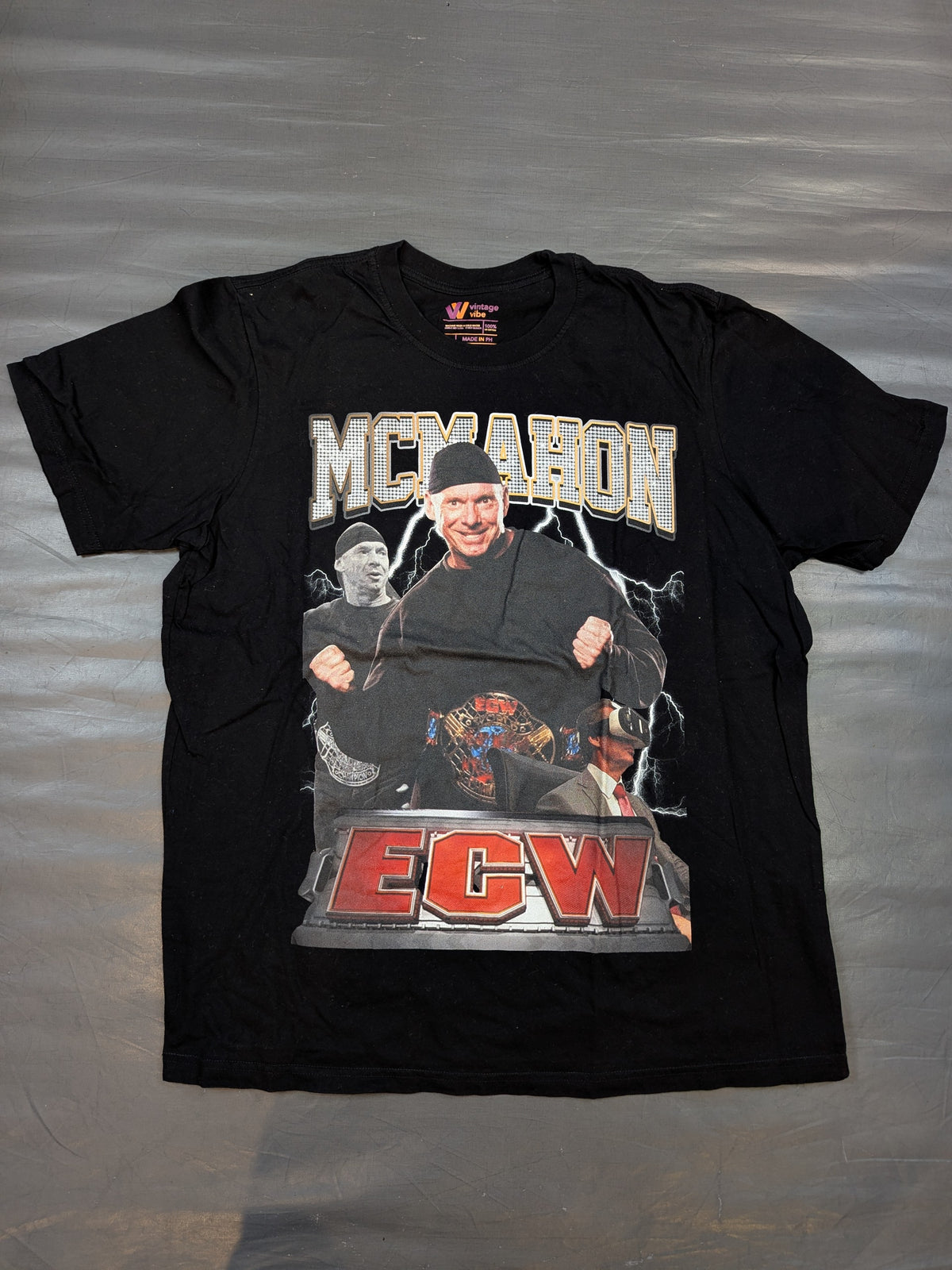 ビンス・マクマホン「NO CHANCE IN HEEL」ピクチャーTシャツ(ブラック)