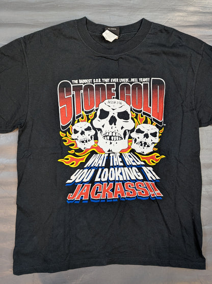 ストーン・コールド・スティーブ・オースチン「WHAT A HELL YOU LOOKING AT JACK ASS!!」Tシャツ(WWF(2000) / ブラック)