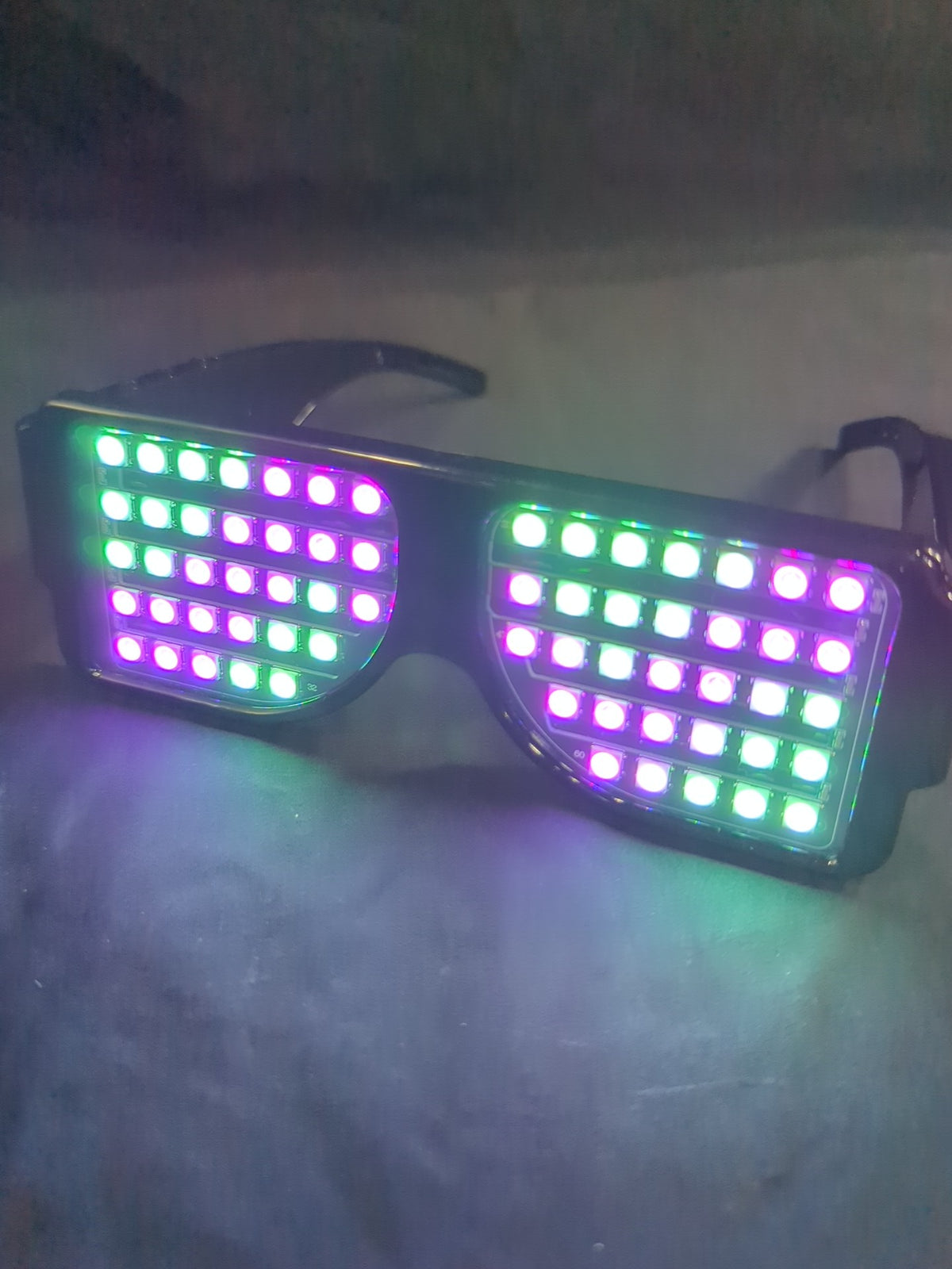 エル・ファンタズモ LEDサングラス