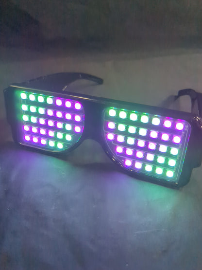 エル・ファンタズモ LEDサングラス