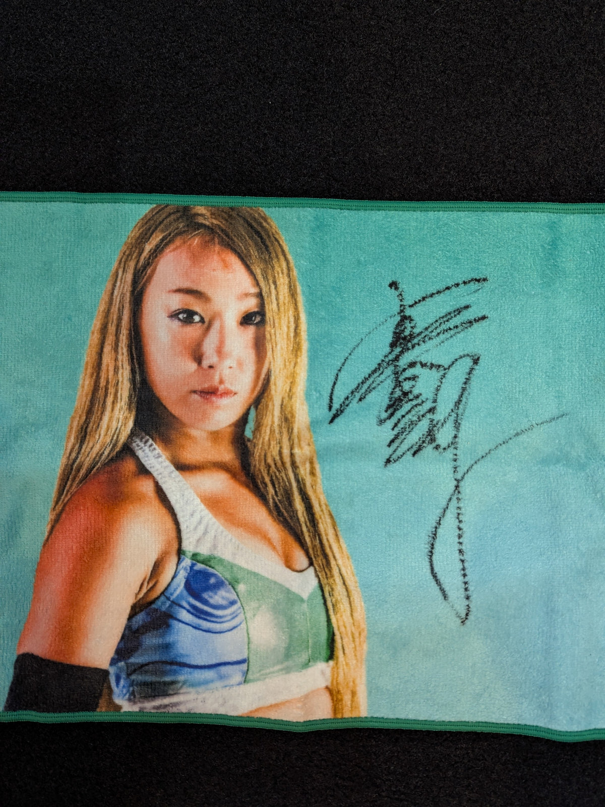 【hand signed autograph】Misaki Maeda Support Towel